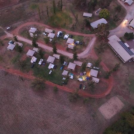 Hilltop Resort Swan Hill Bagian luar foto